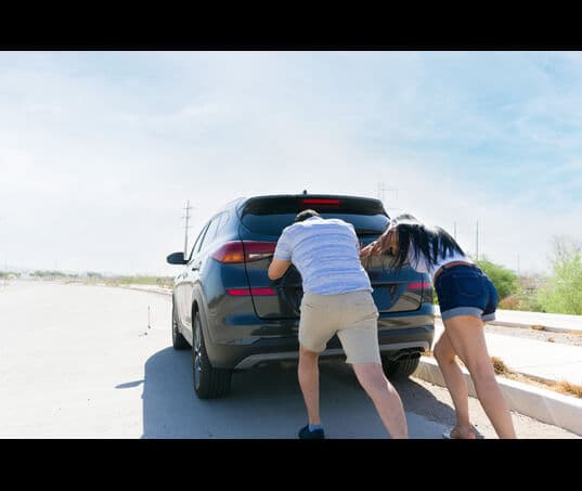 Como dar tranco no carro: riscos, quando fazer e alternativas