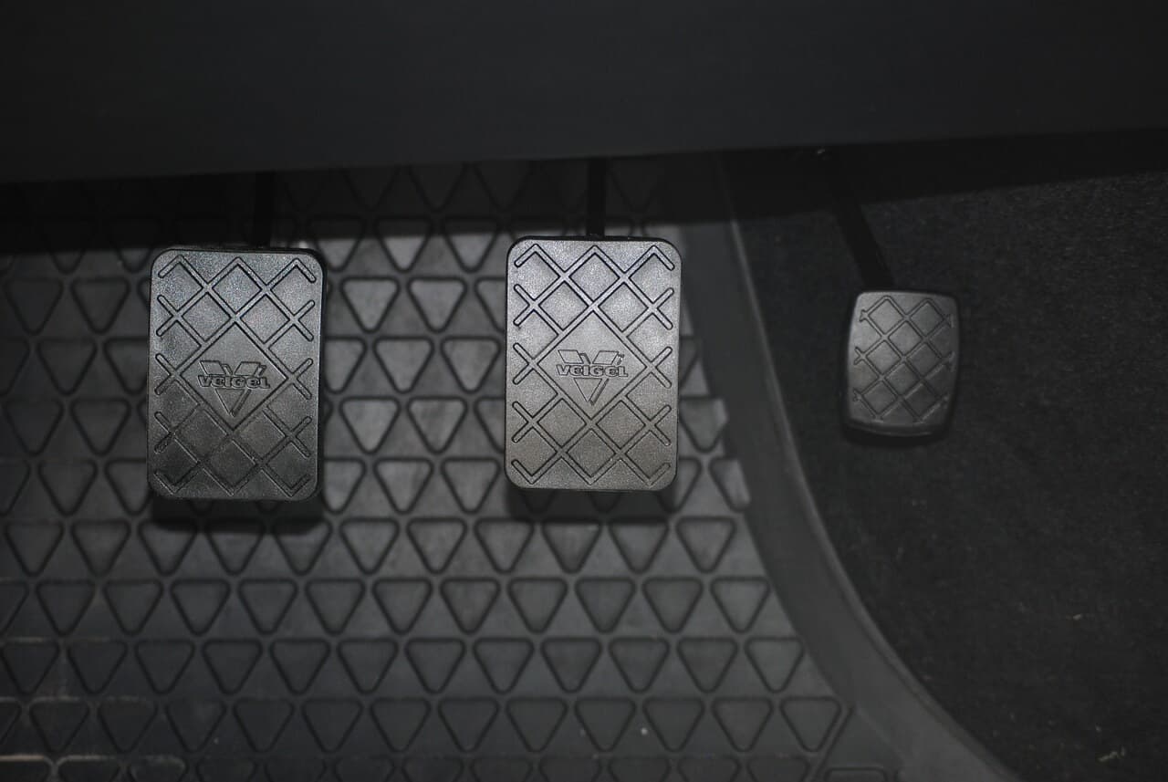 Controle de embreagem em subidas e descidas: guia completo!