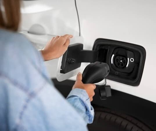 Quanto tempo leva para carregar um carro elétrico? Entenda